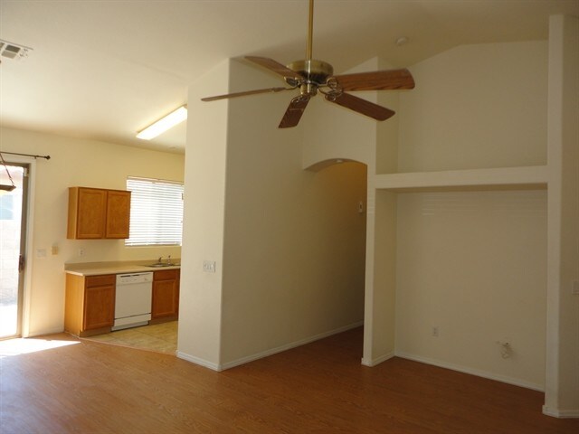 Building Photo - 8953 E Capri Ave