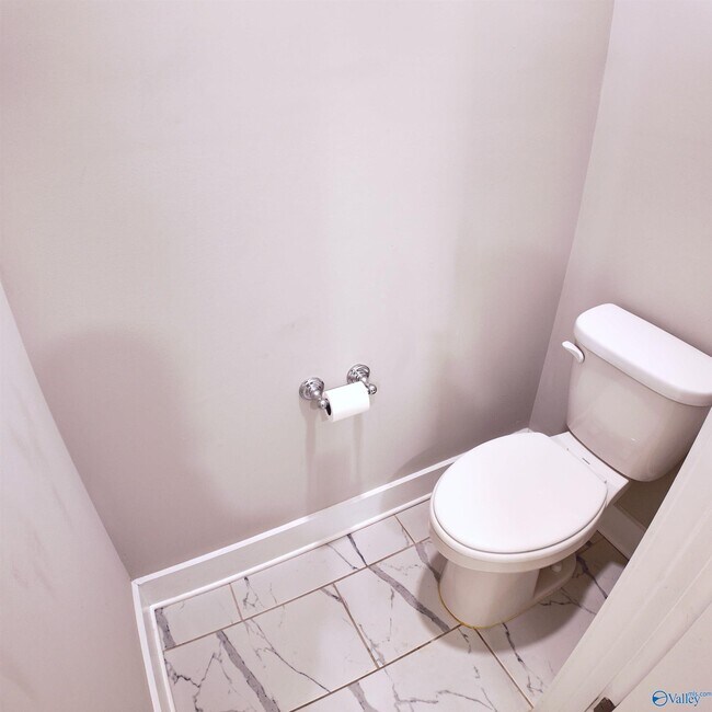 Building Photo - 404 Tillane Pk Cir