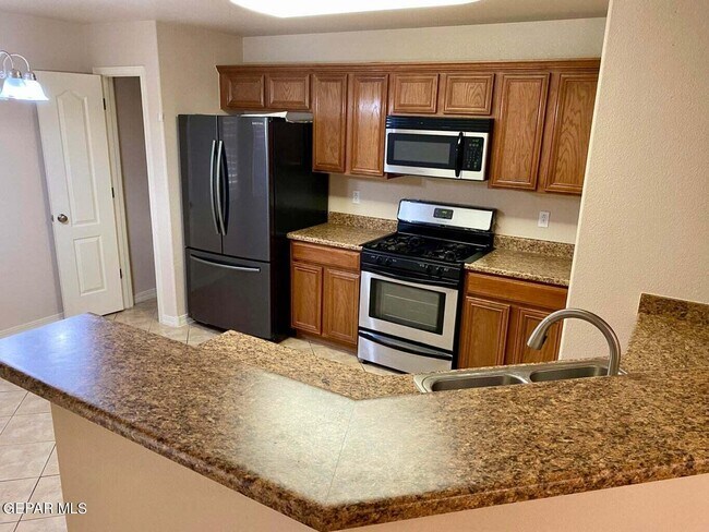 Building Photo - 7334 Prickley Pear Dr