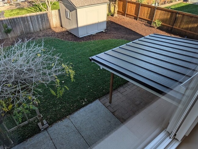 Building Photo - $3,300 - Two-Story Home with Three Bedrooms, 2.5 Bathrooms, and a Bonus Room