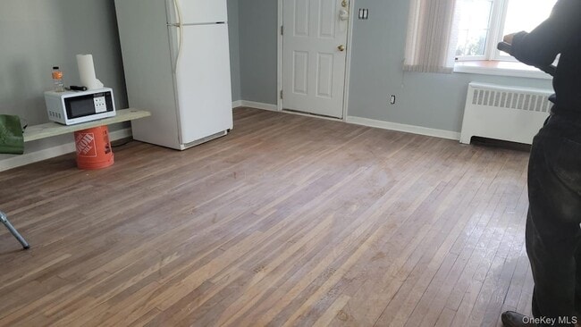 Building Photo - 8 Dee Pl