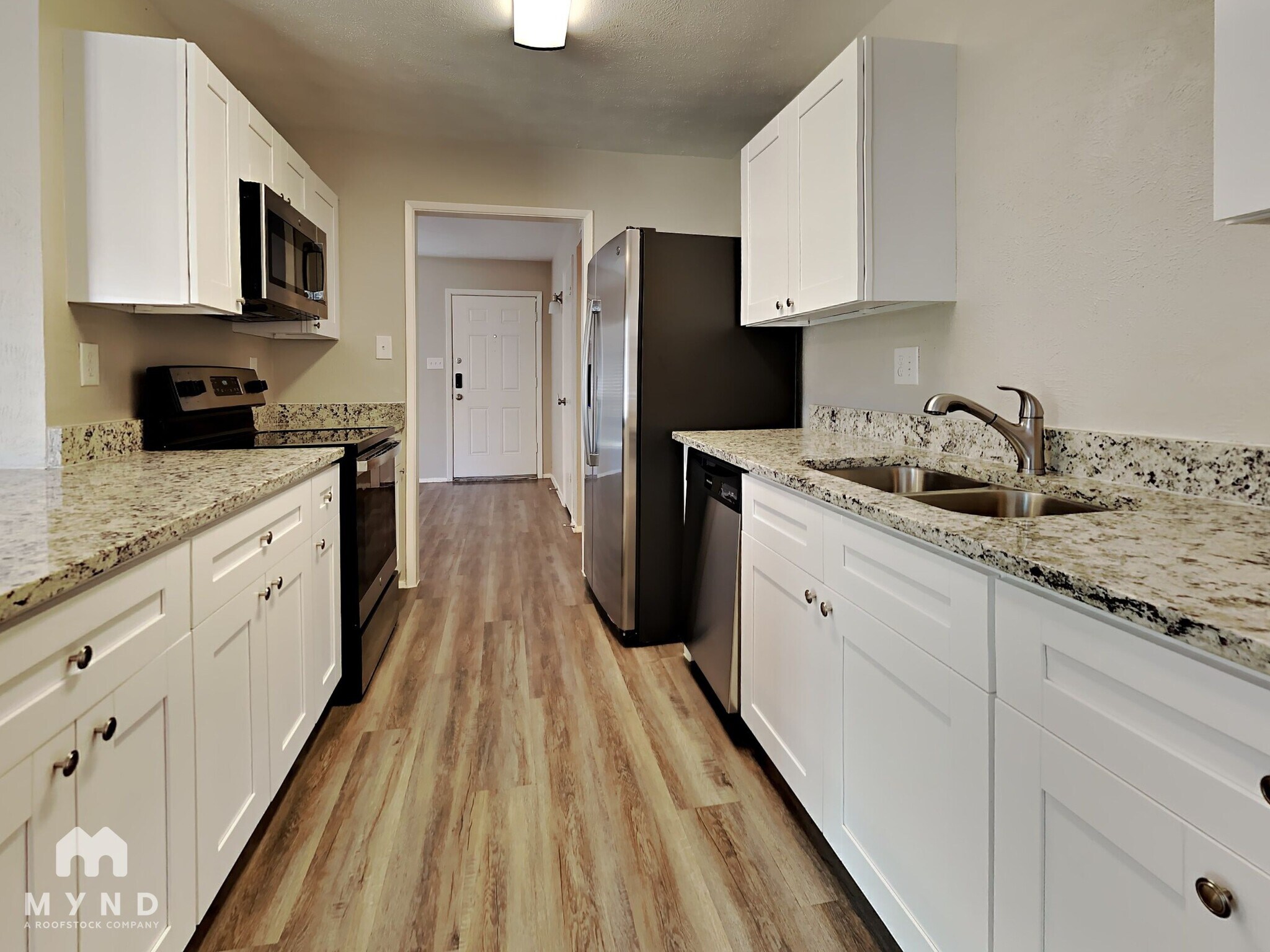 Building Photo - 2822 Canary Ln