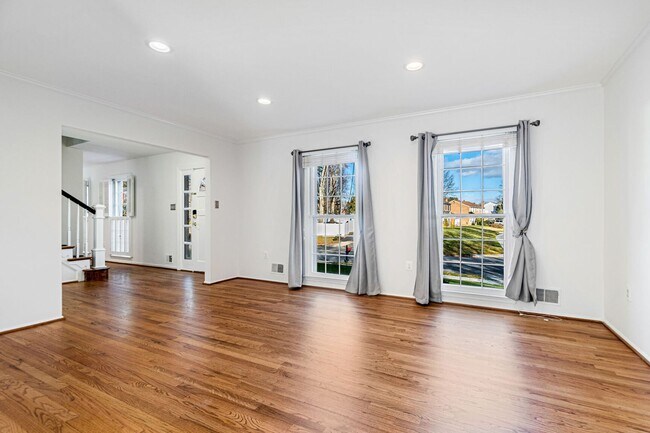 Building Photo - 17020 Briardale Rd
