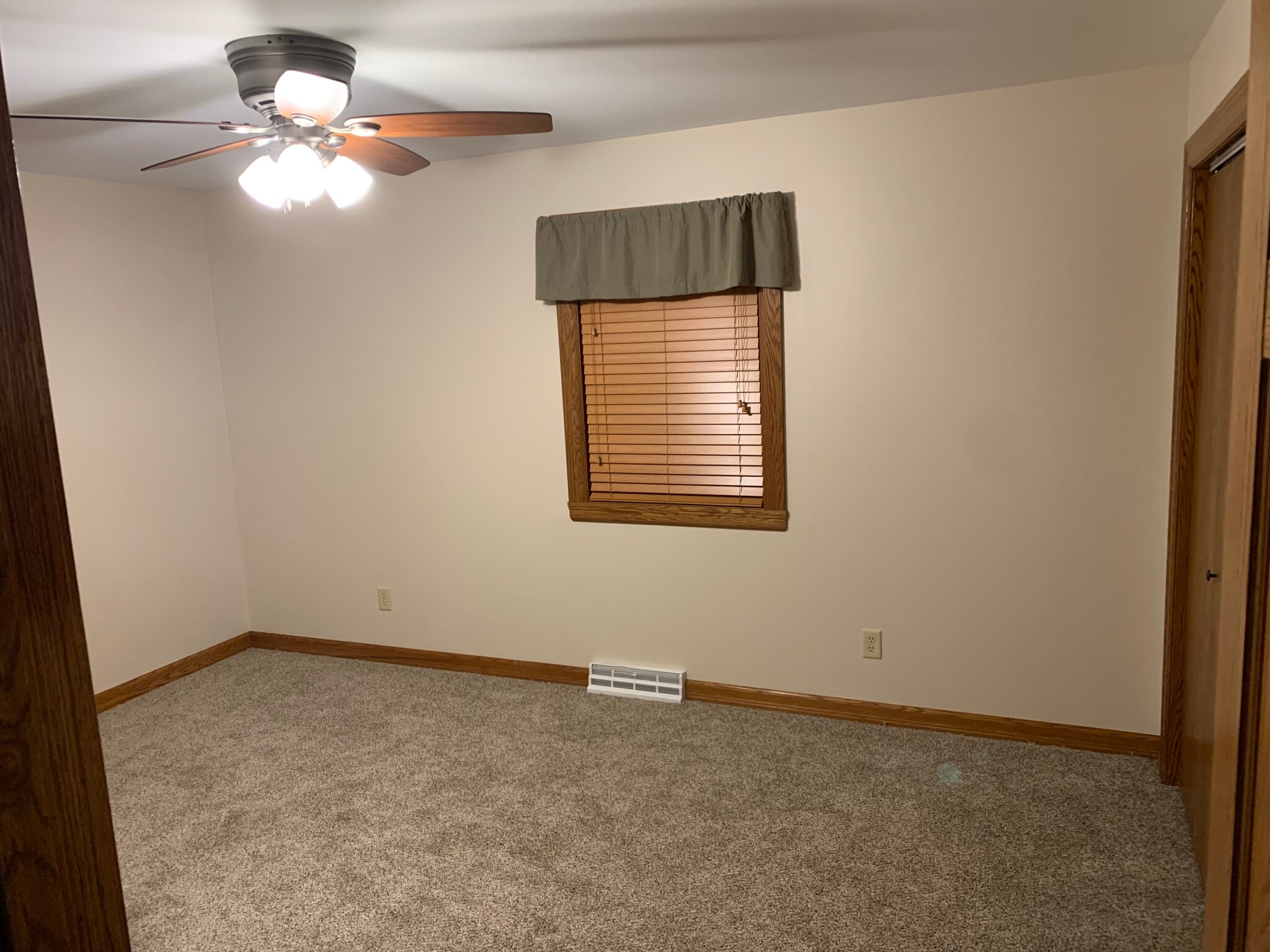 Bedroom 2 - N2092 Schacht Rd