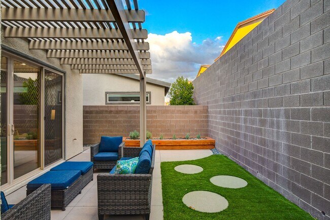 Building Photo - Luxury Fully Furnished Designer Home in Inspirada!