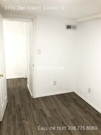 Building Photo - 1716 2nd St S