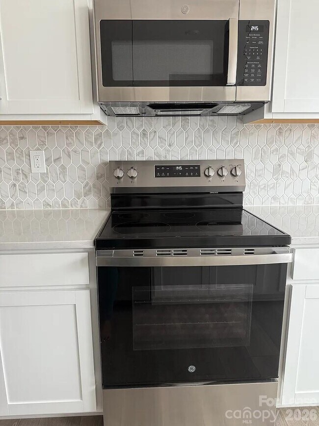 Building Photo - 5029 Sunnybrae Pl