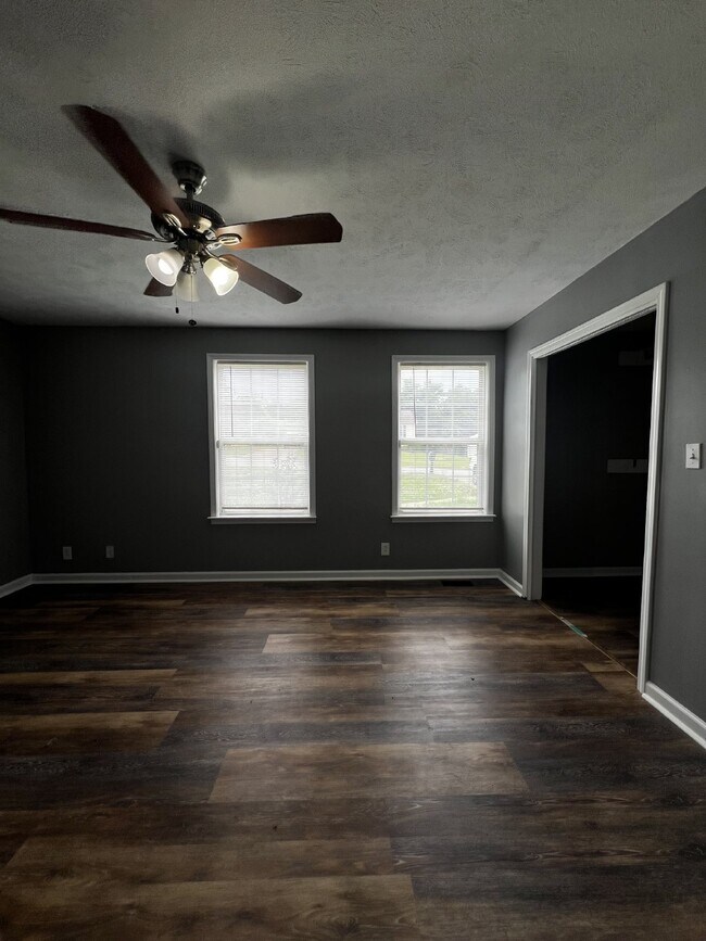Building Photo - 578 Somerset Ln