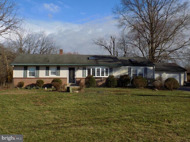 Building Photo - 3168 Middle Creek Rd