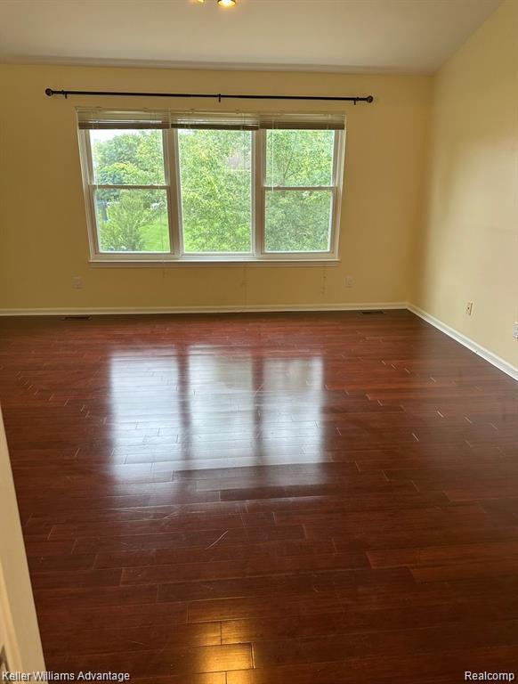 Building Photo - 45655 Larchmont Dr