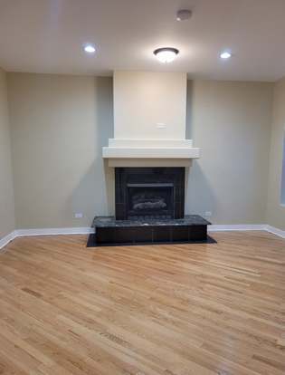 Building Photo - 5324 S King Dr
