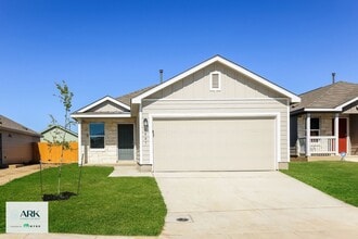 Building Photo - 2903 Gustavo Dr