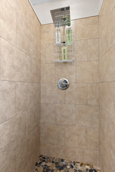 Building Photo - 5333 Longridge Ave