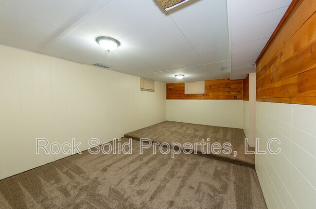 Building Photo - 1031 Madison Ave