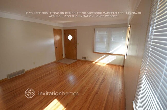 Building Photo - 4240 6th St NE