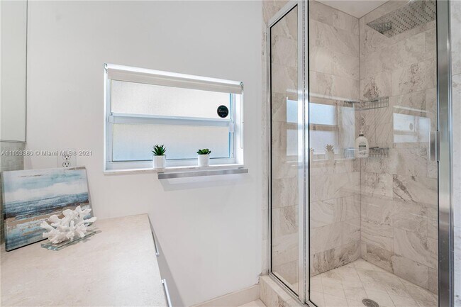 Building Photo - 1622 Mayo St