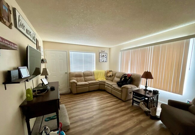 Primary Photo - Elks Duplex (ED)