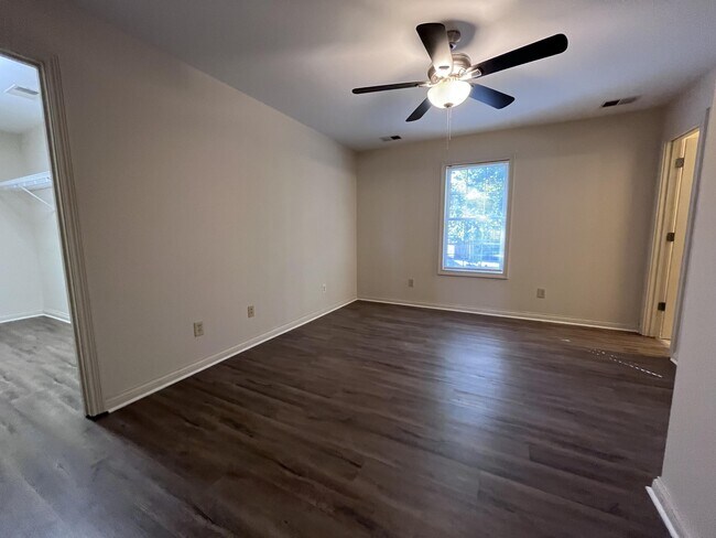 Building Photo - 4024 Palmetto Dr