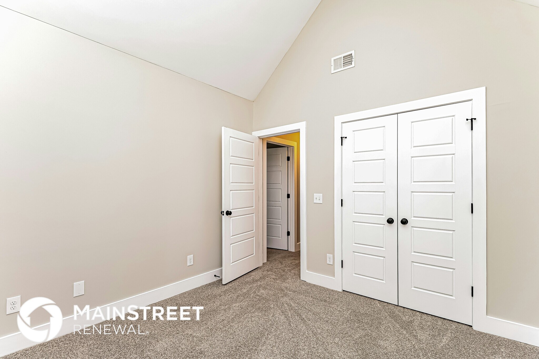 Building Photo - 20450 Castle Ridge Cir