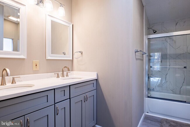 Building Photo - 6721 Timberbrook Ln