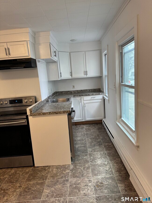 Building Photo - 70 Woodbine St