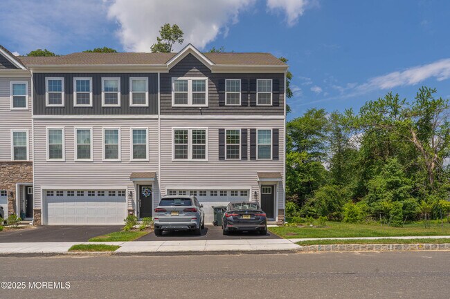 Primary Photo - 64 Wembley Wy