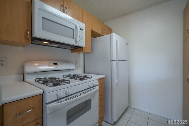 Building Photo - Move-In Ready! 2br, 2ba in Ewa, $2650, Sch...