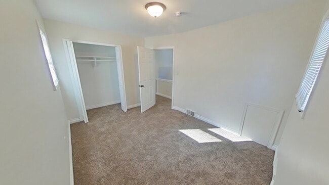 Building Photo - 26200 Pinehurst St