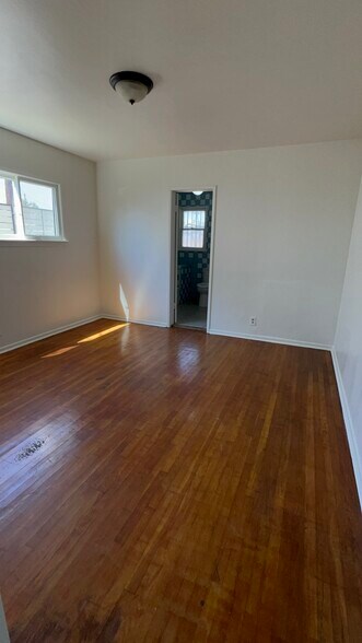 Building Photo - 10063 Faywood St