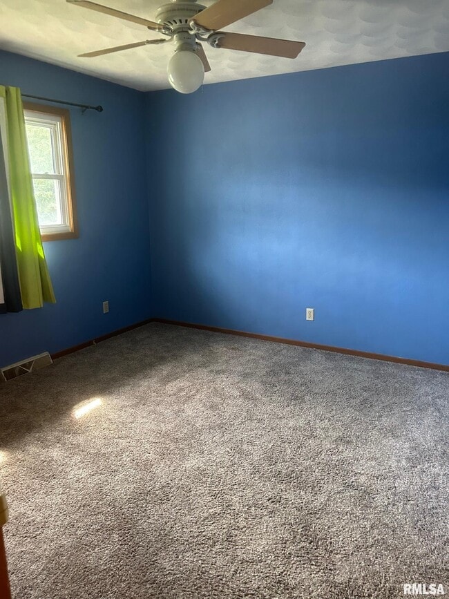 Building Photo - 11485 95th Ave