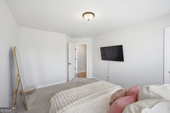 Building Photo - 2700 Westgate Park Dr