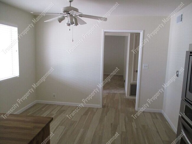 Building Photo - 55-Plus Community Dreamland Villa Retirement