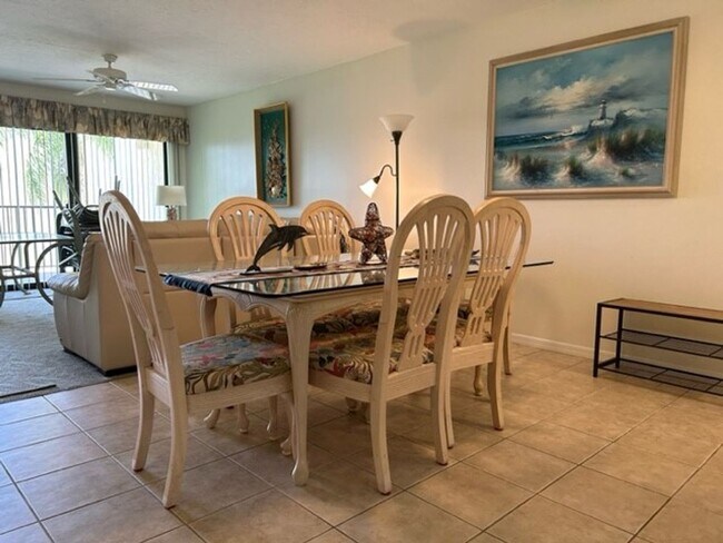 Building Photo - Venice, FL MACARTHUR BEACH Gated Comm. 2/2...