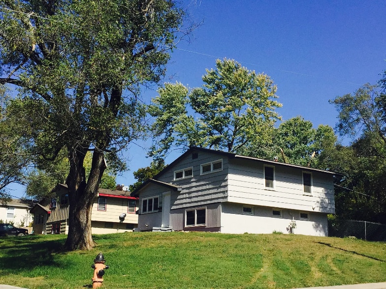 Building Photo - 10717 Bales Ave