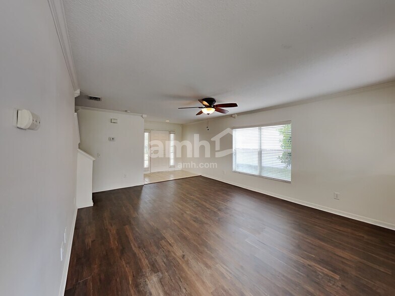 Building Photo - 9643 Patrician Dr