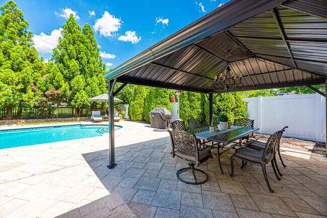 Building Photo - LEASE PENDING! Beautiful 4-Bedroom Colonial in Walkersville