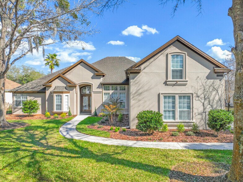 Building Photo - 10061 Vineyard Lake Rd E