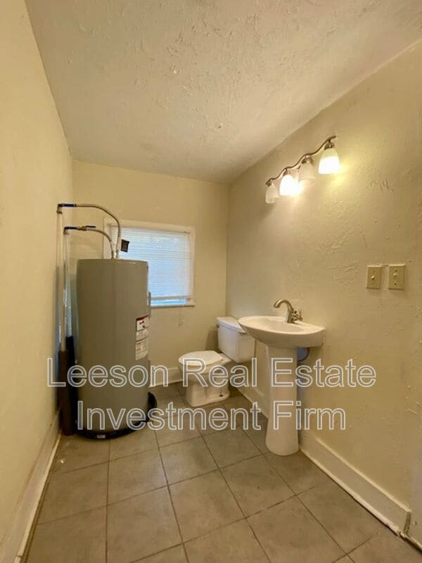 Building Photo - 546 Dalzell St