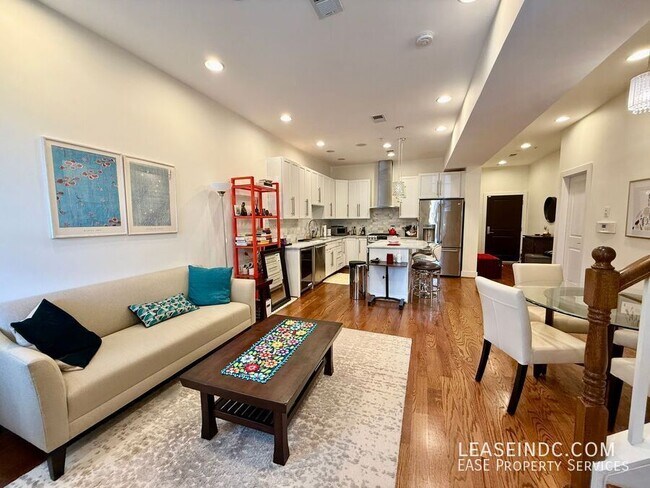 Building Photo - 2616 Garfield St NW