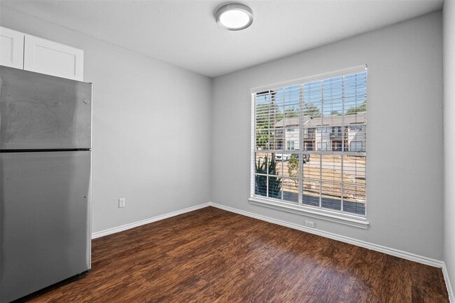 Building Photo - 1806 River Crossing Cir