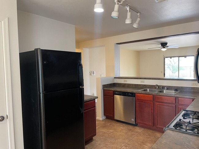 Building Photo - Beautiful Modern New 3Bdm 2Ba Home, Easy A...