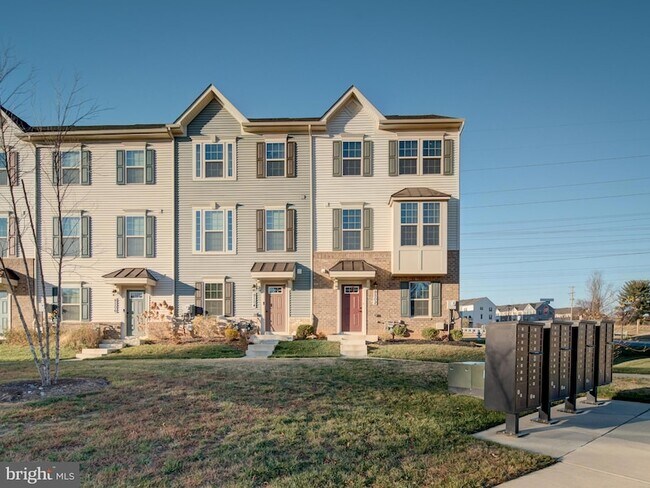 Primary Photo - 9502 Autumn Berry Pl