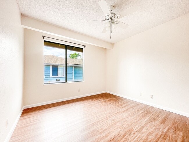 Building Photo - 3/2 with Garage! Wailuna in Aiea!