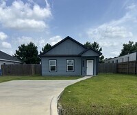 Building Photo - 1418 Rd 5607