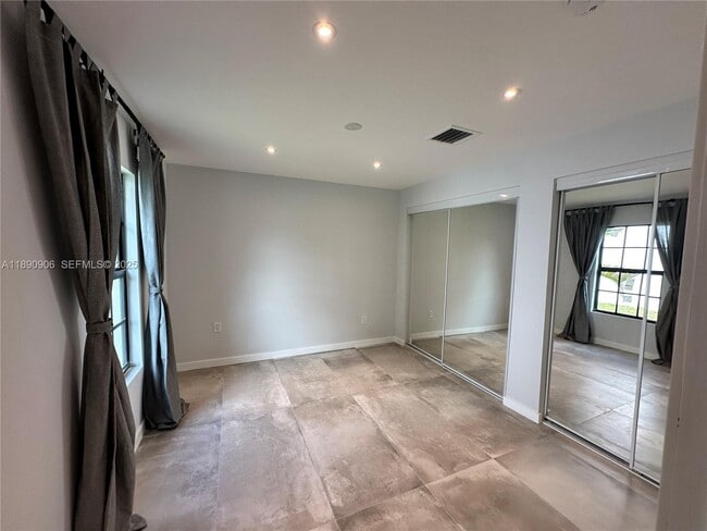 Building Photo - 1436 SW 76th Ct