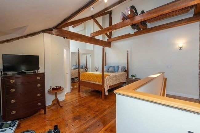 Building Photo - 141 Washington St