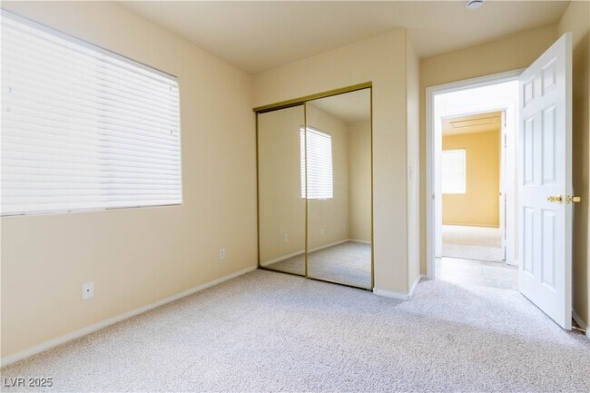 Building Photo - 4633 Califa Dr