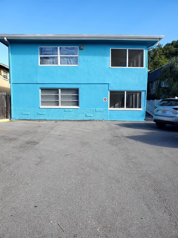 Building Photo - 1320 Pierce St