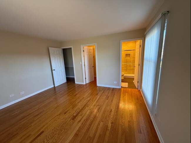 Building Photo - 2950 Northampton Dr