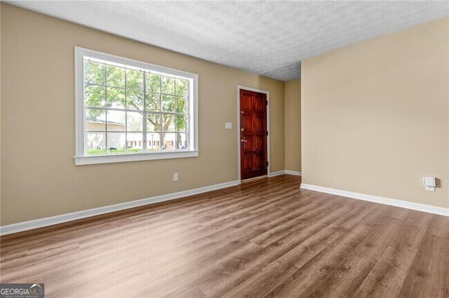 Building Photo - 392 Northdale Ct
